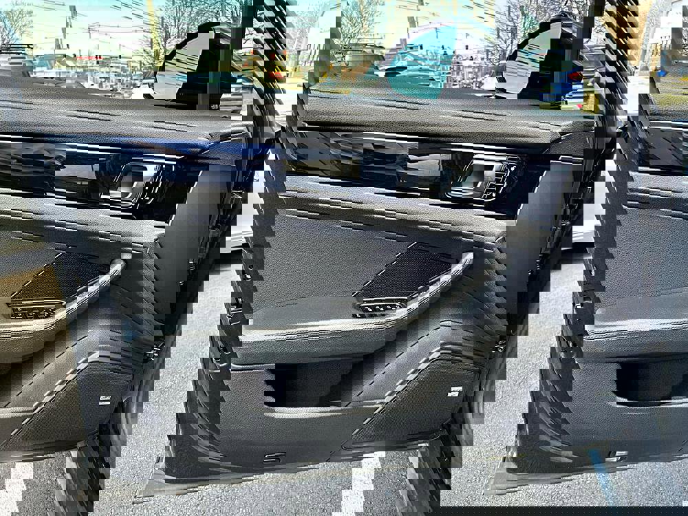 Used 2017 Porsche Panamera 4 image 30