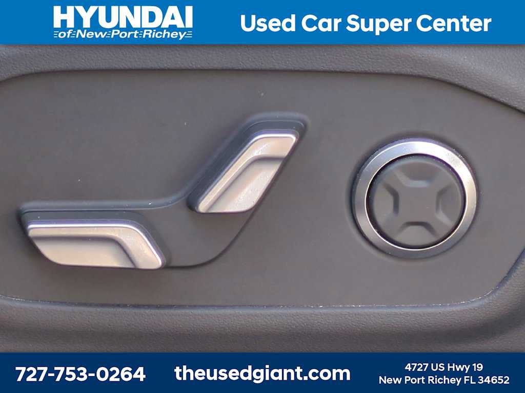 Certified 2025 Hyundai Santa Fe Limited FWD image 23