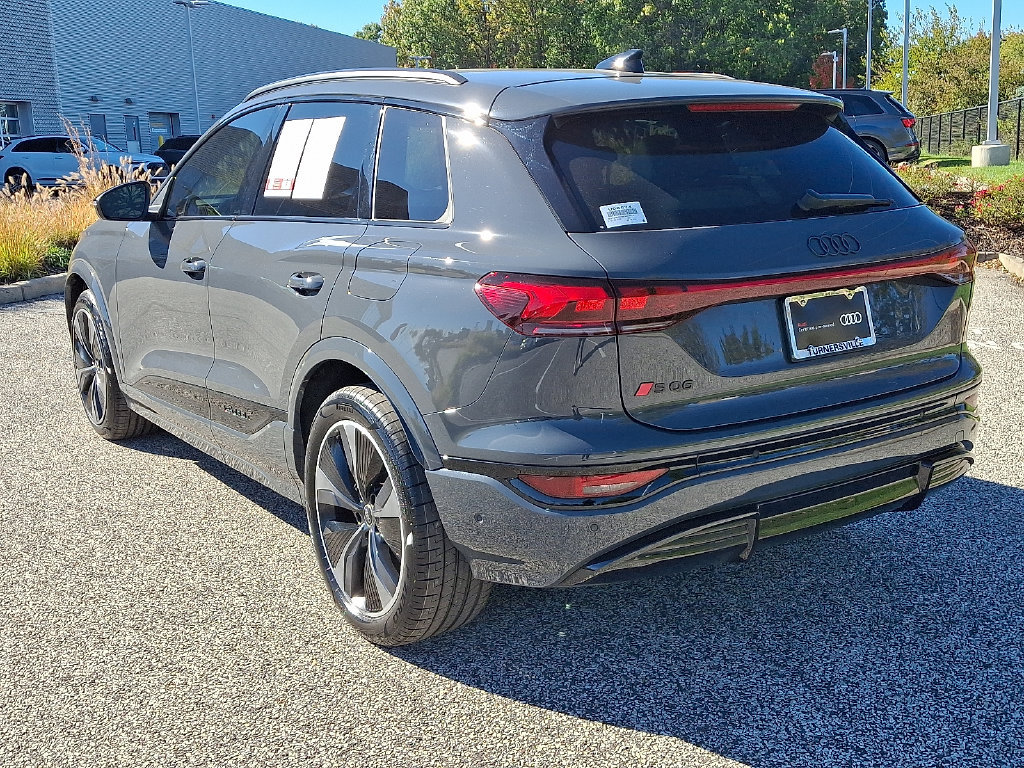 Certified 2025 Audi SQ6 e-tron Prestige AWD/4WD image 4