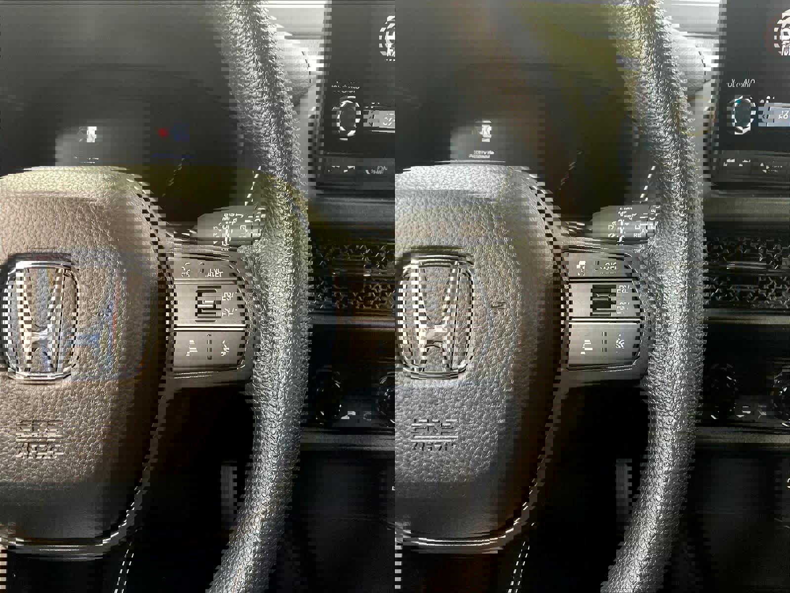 Used 2025 Honda HR-V LX image 23