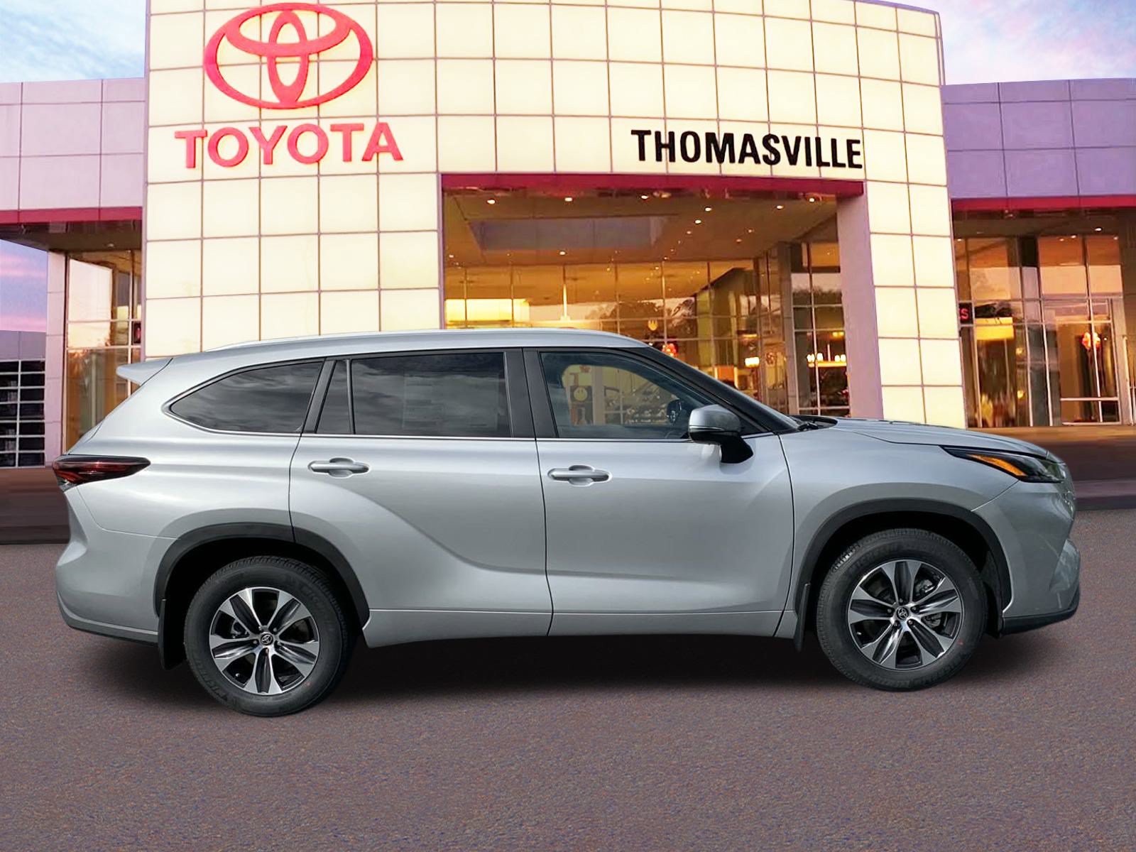 New 2024 Toyota Highlander XLE FWD image 4