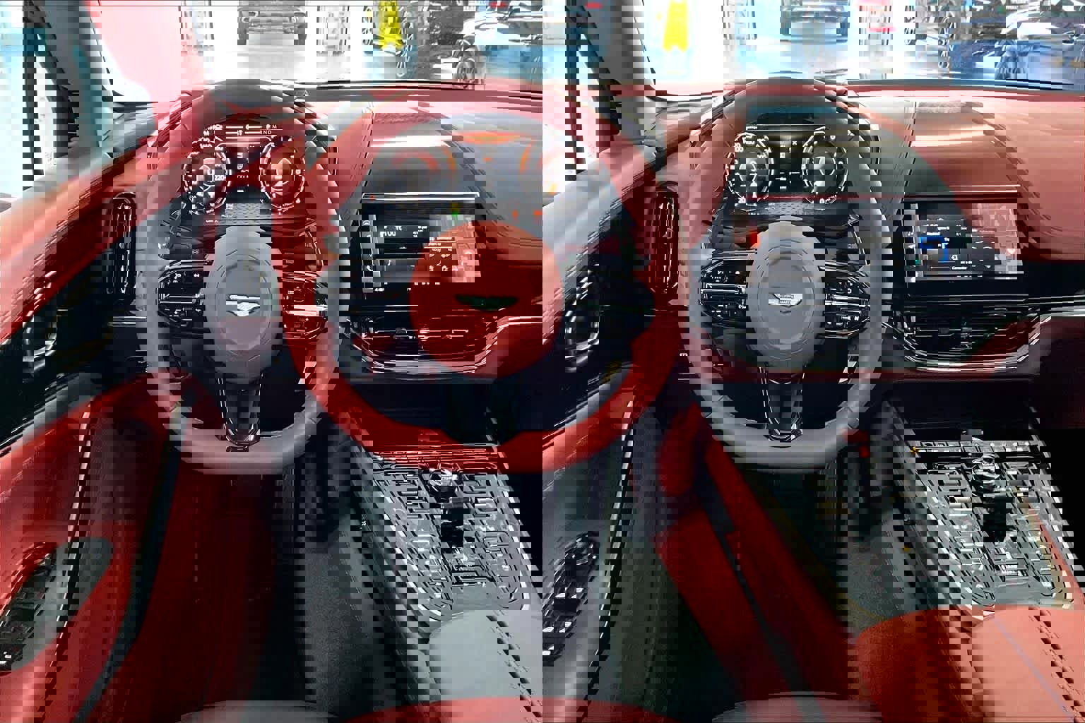 Used 2026 Aston Martin DBX 707 image 8