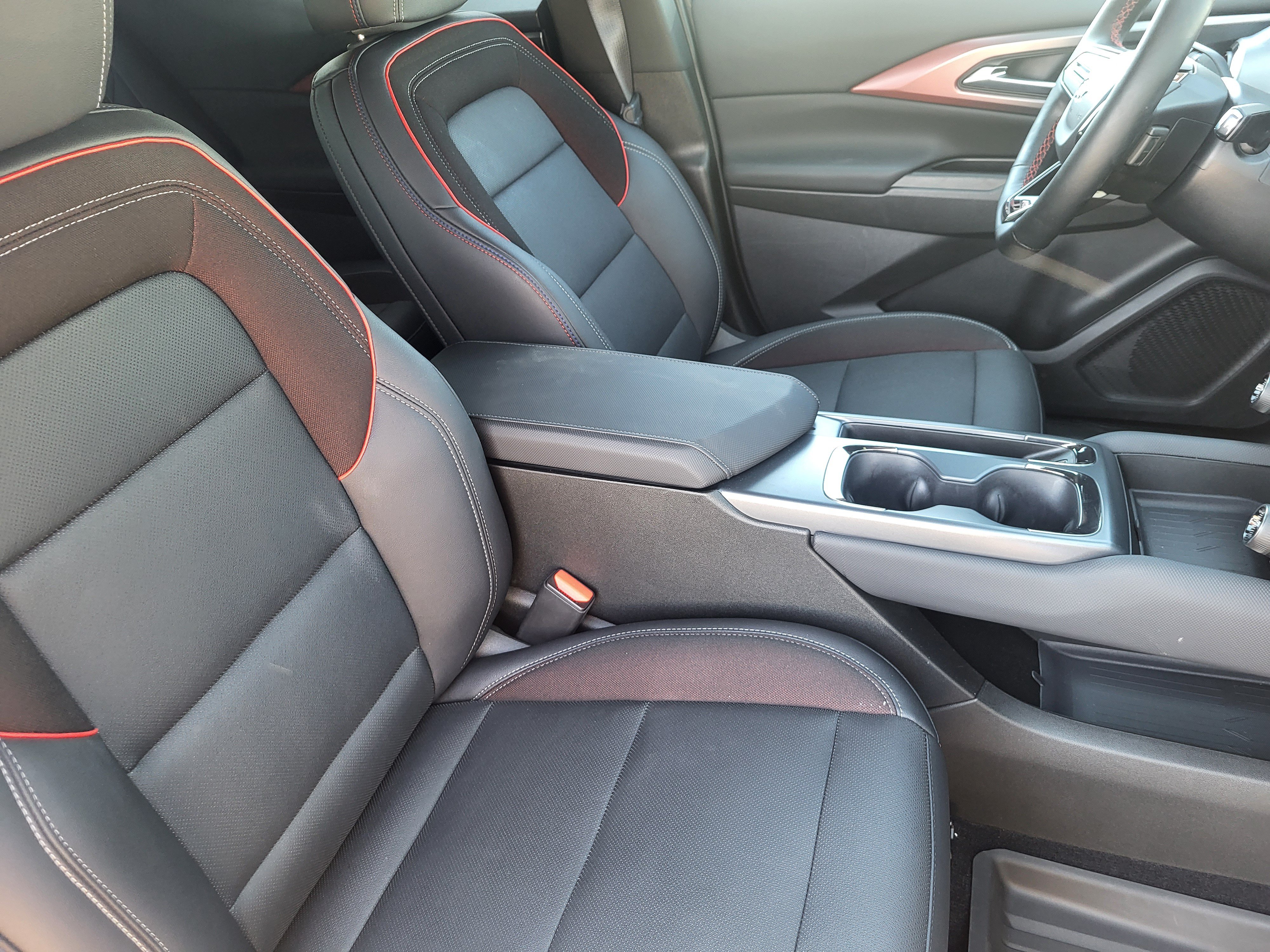 Used 2025 Chevrolet Equinox EV RS AWD/4WD image 13