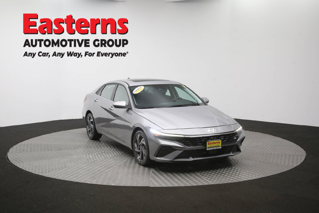 Used 2025 Hyundai Elantra SEL FWD image 54