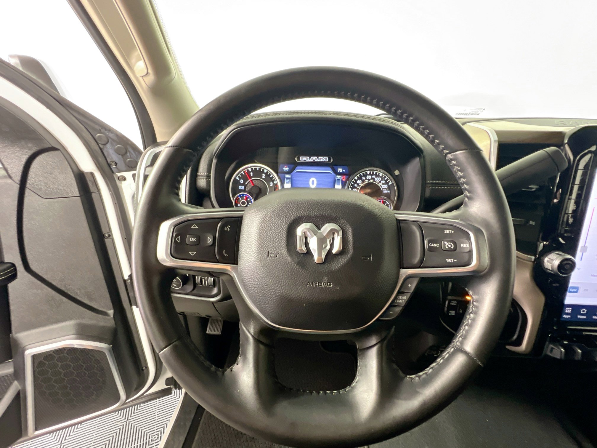 Used 2024 RAM 2500 Laramie image 17