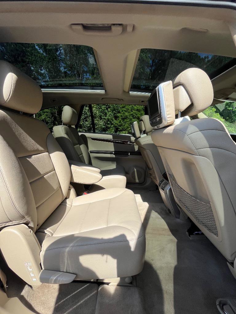 Used 2011 Mercedes-Benz R 350 4MATIC image 36