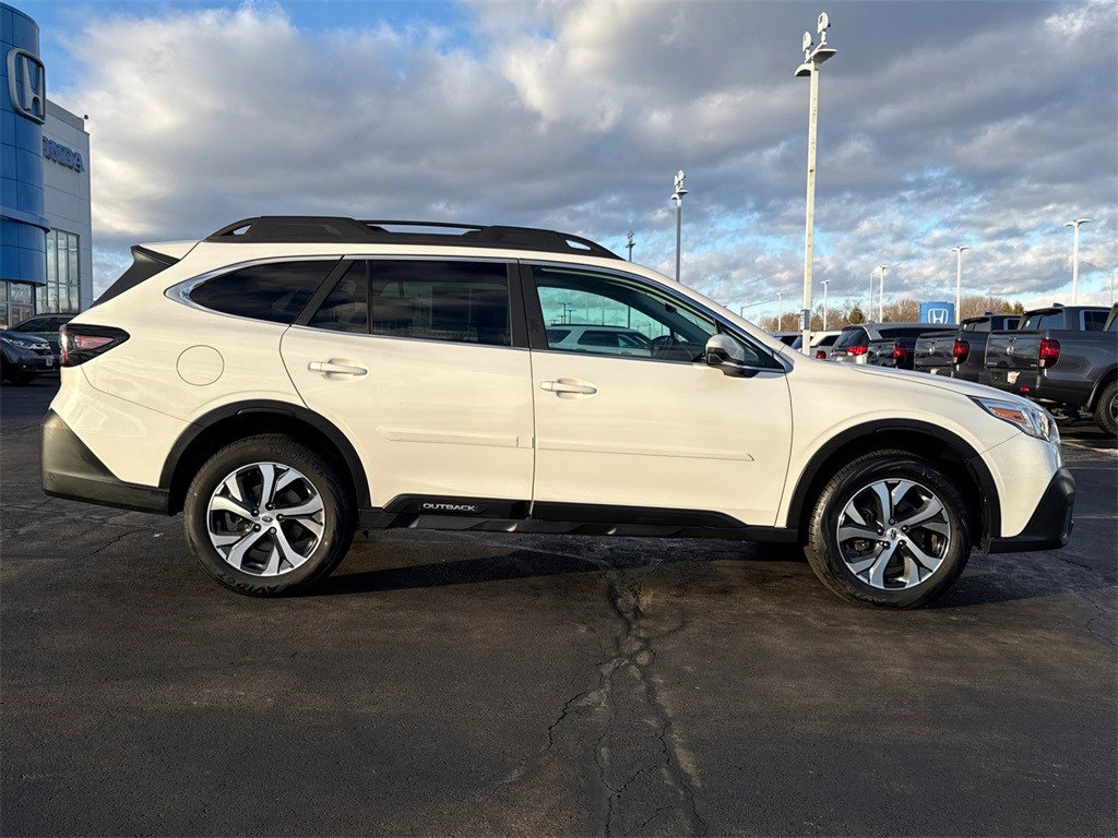 Used 2022 Subaru Outback Limited image 12