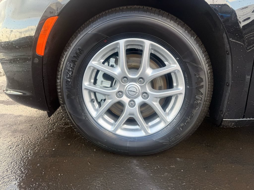New 2026 Chrysler Pacifica Select FWD image 76