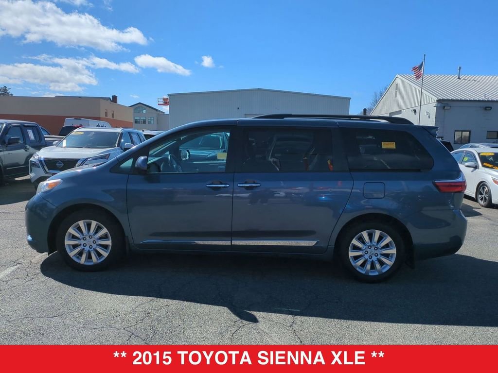 Used 2015 Toyota Sienna XLE w/ XLE Navigation Package image 7