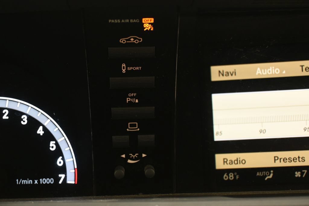 Used 2010 Mercedes-Benz S 550 4MATIC image 33