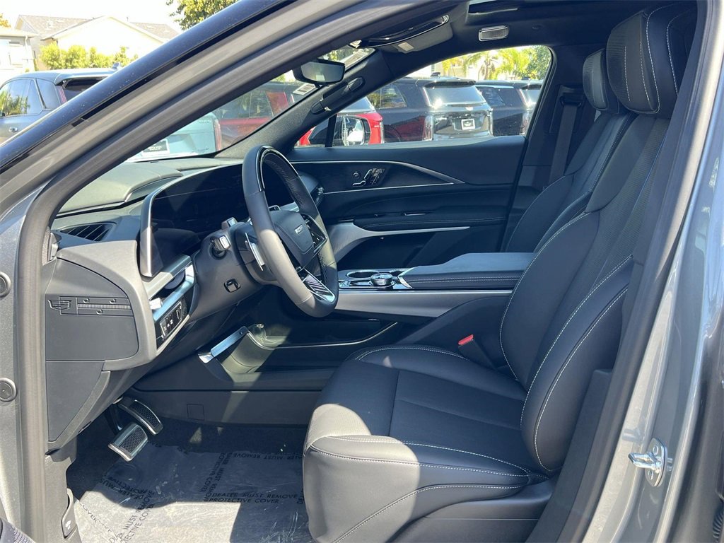 New 2026 Cadillac Lyriq V image 25