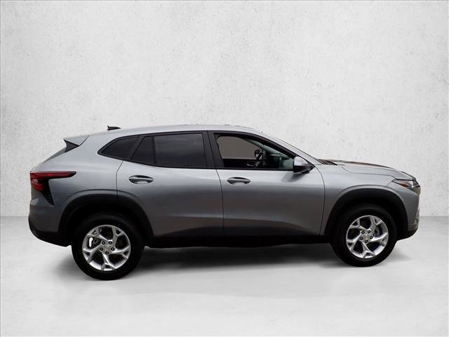 New 2026 Chevrolet Trax LS w/ LS Convenience Package FWD image 5