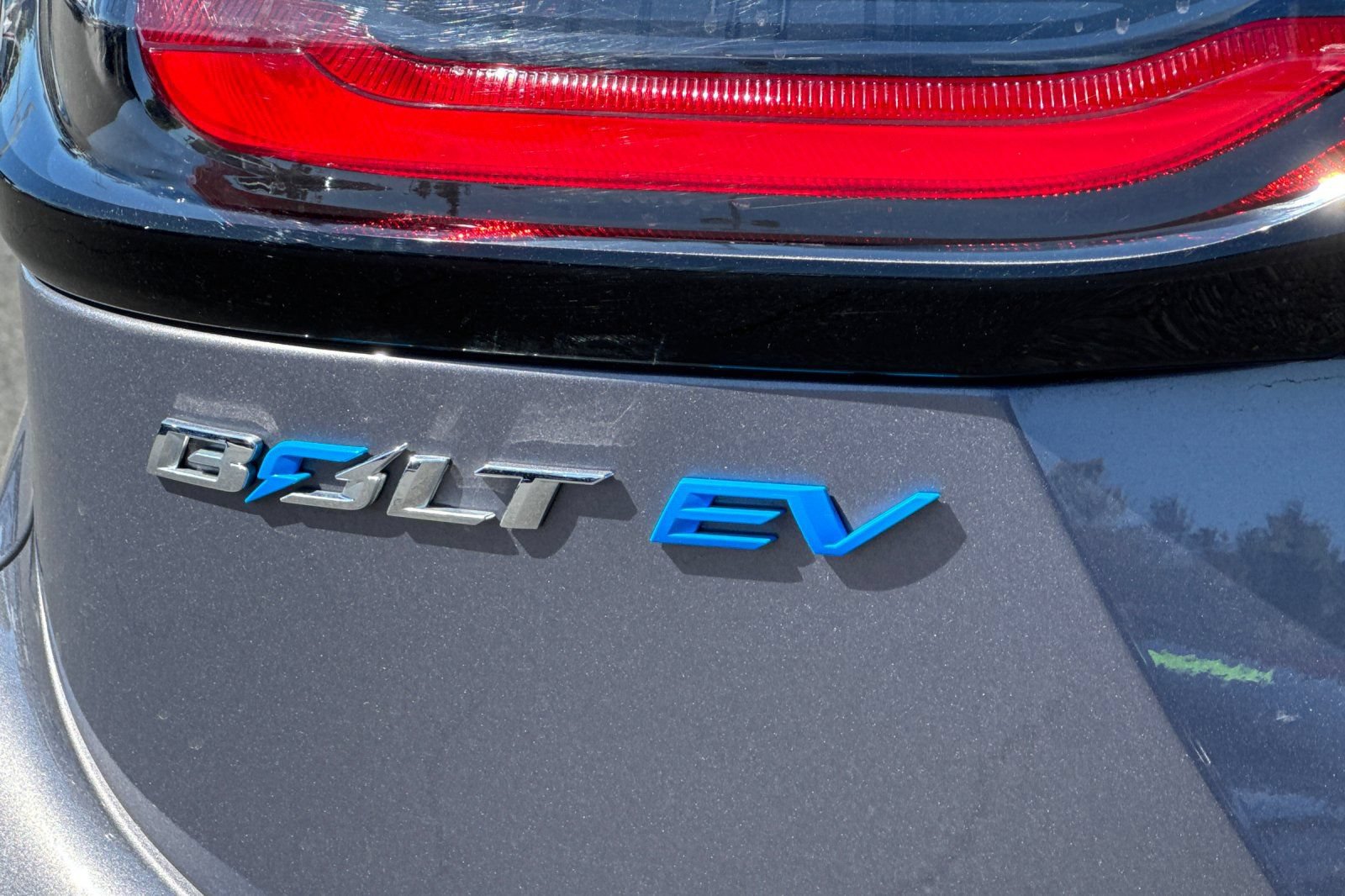 Used 2023 Chevrolet Bolt LT w/ Infotainment Package FWD image 47