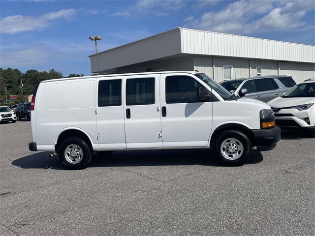 Used 2022 Chevrolet Express 2500 w/ Driver Convenience Package image 2
