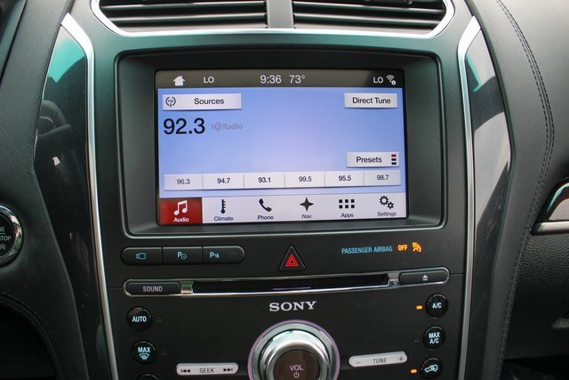 Used 2017 Ford Explorer Platinum image 25