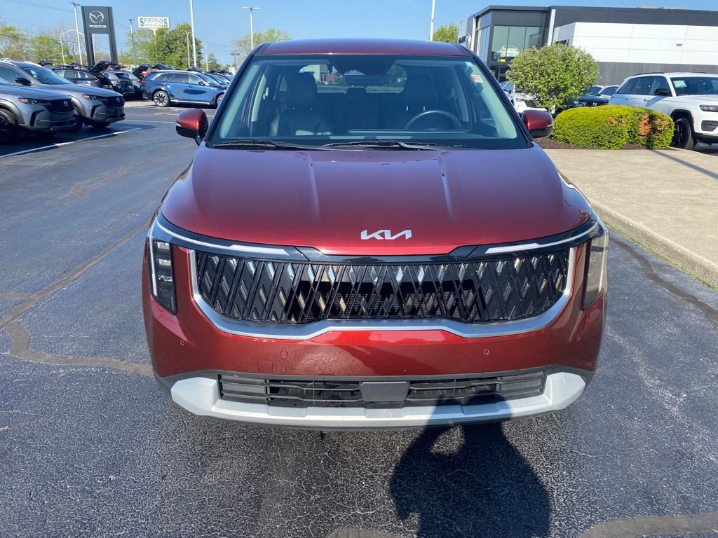 Used 2025 Kia Carnival FWD image 3