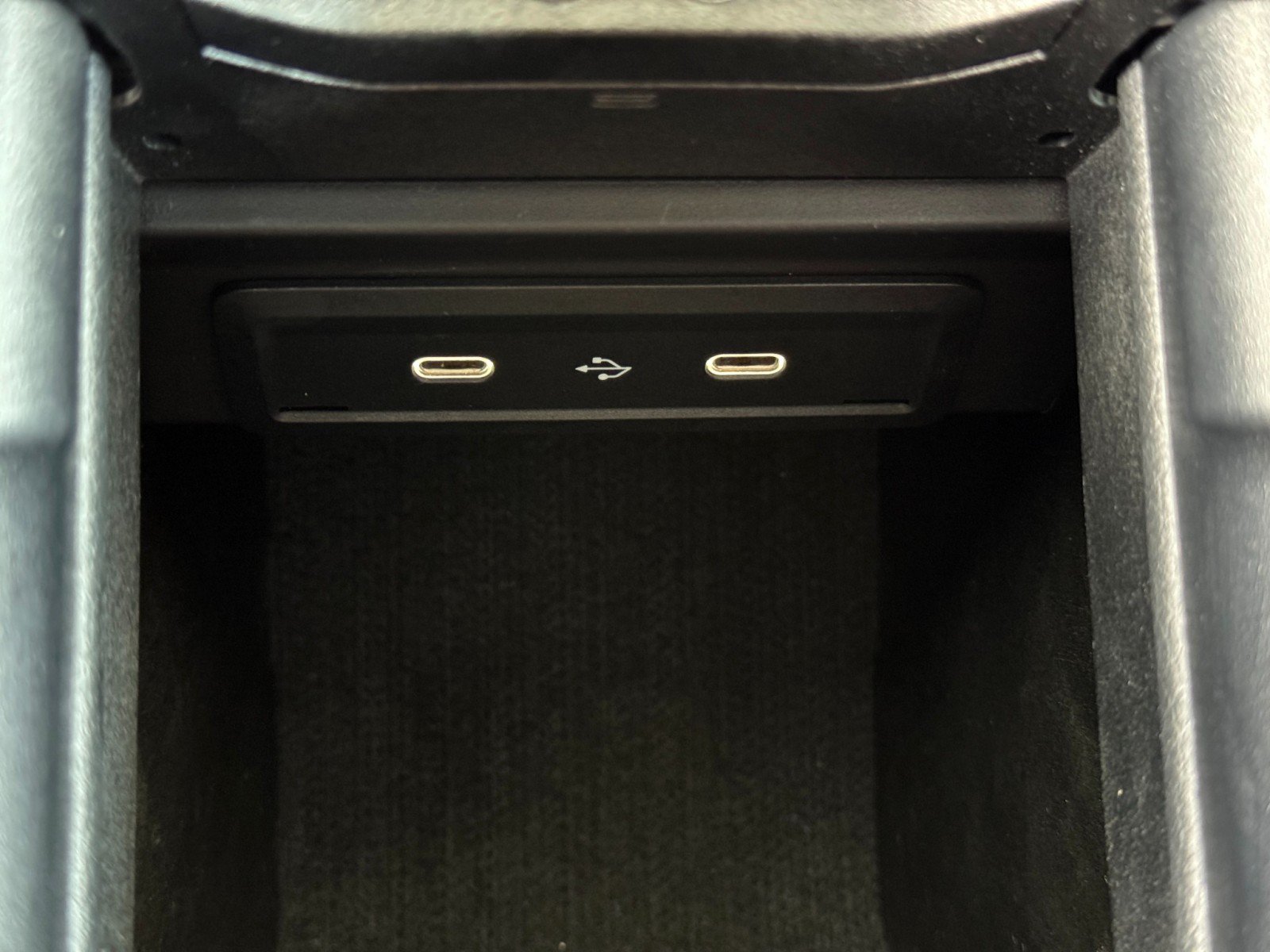 Used 2024 Mercedes-Benz CLA 250 w/ AMG Night Package image 32