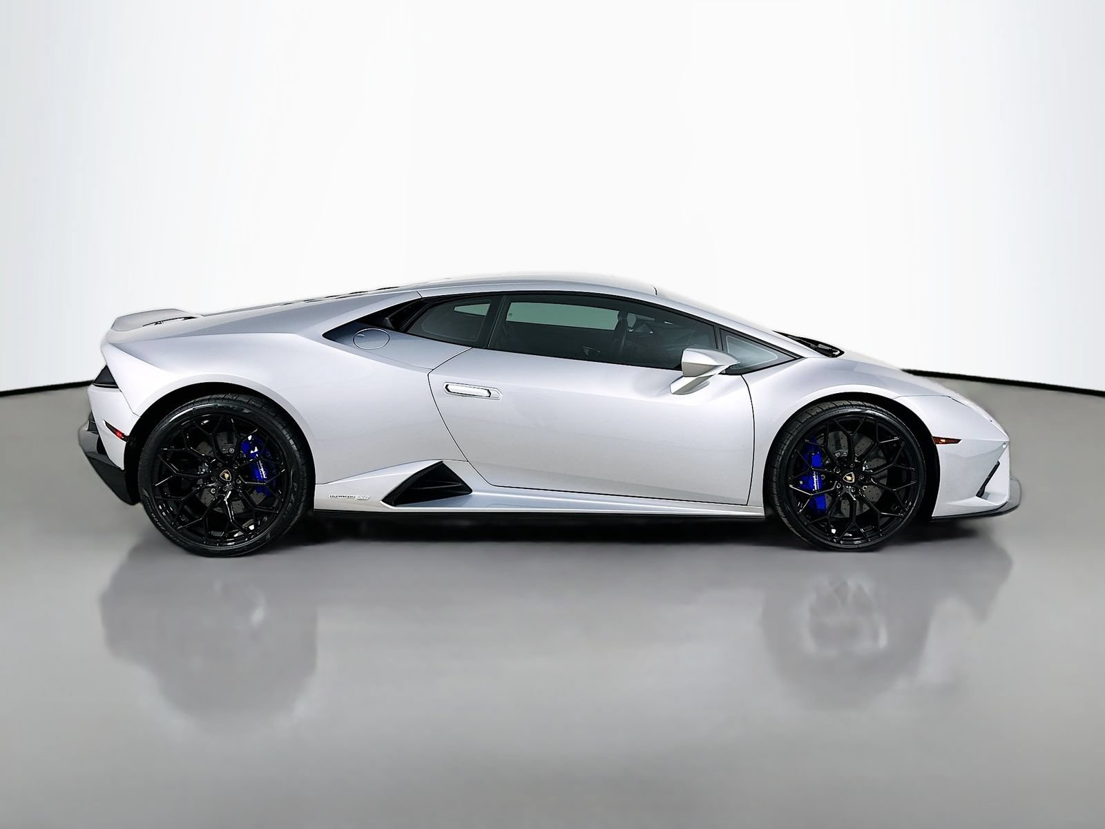 Used 2023 Lamborghini Huracan EVO RWD image 4