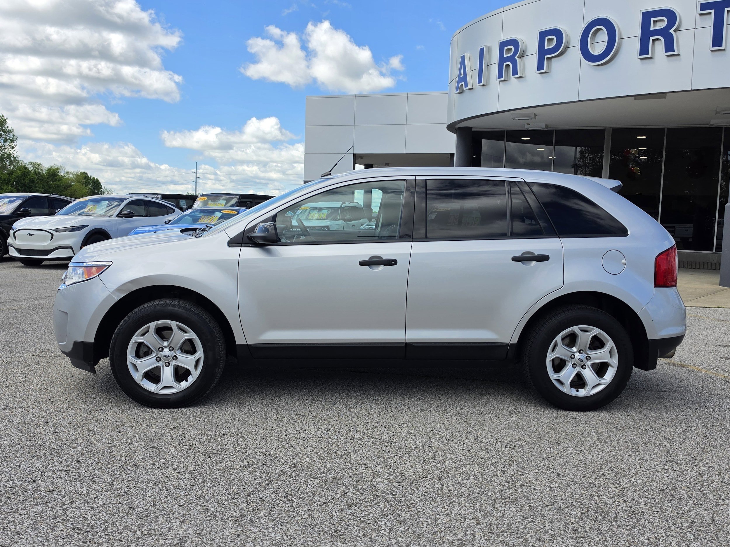 Used 2013 Ford Edge SE AWD/4WD image 2