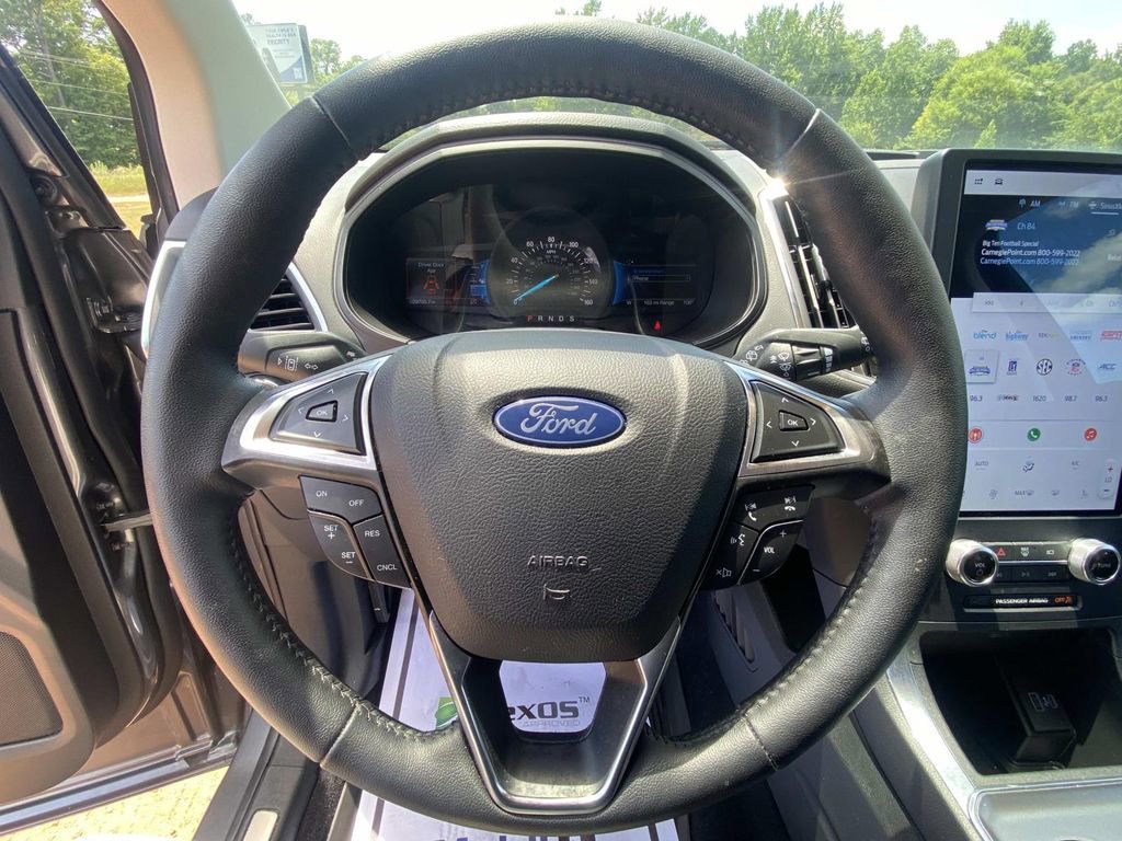Used 2024 Ford Edge Titanium image 22