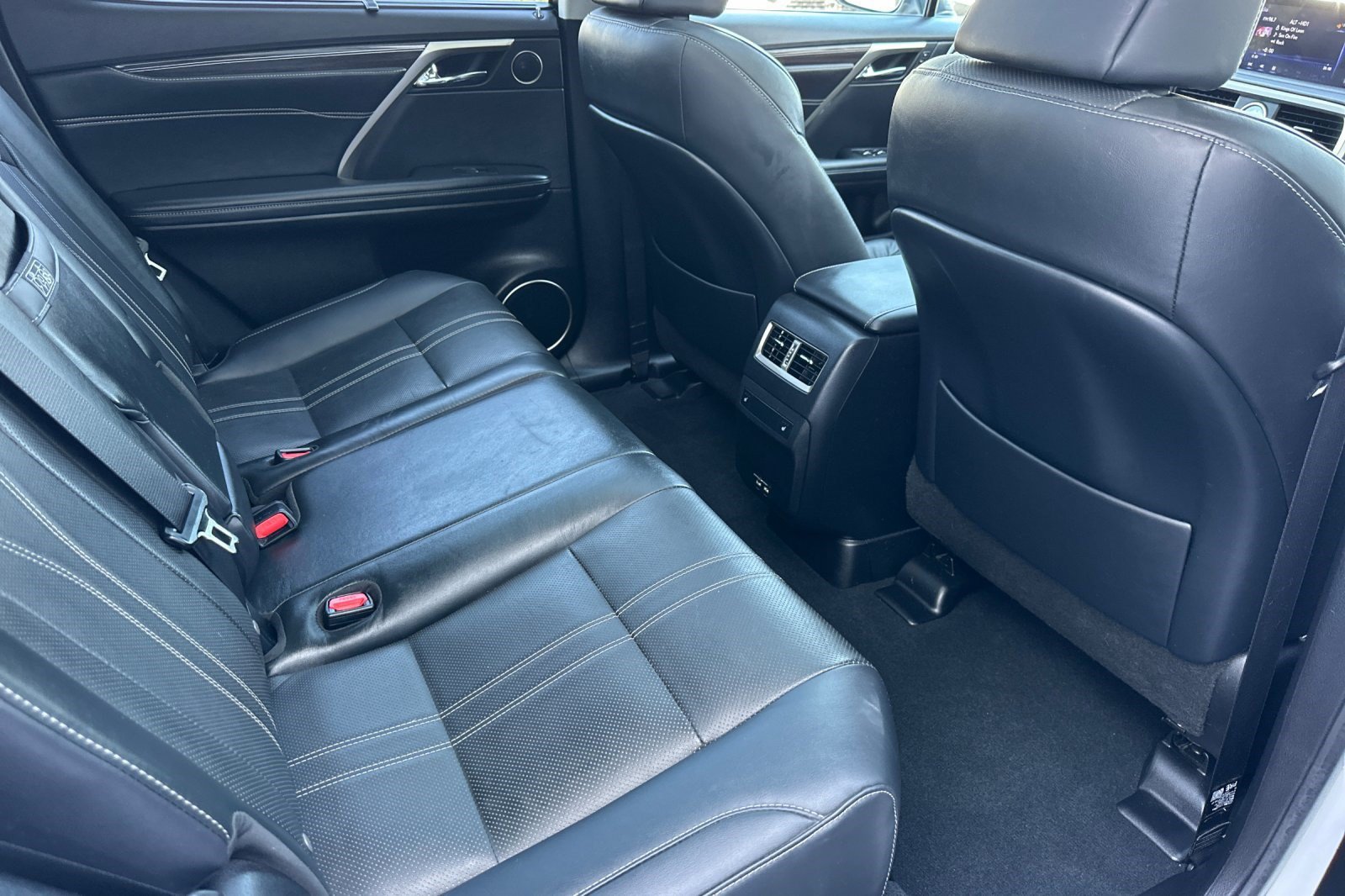 Used 2022 Lexus RX 450h AWD w/ Luxury Package image 33