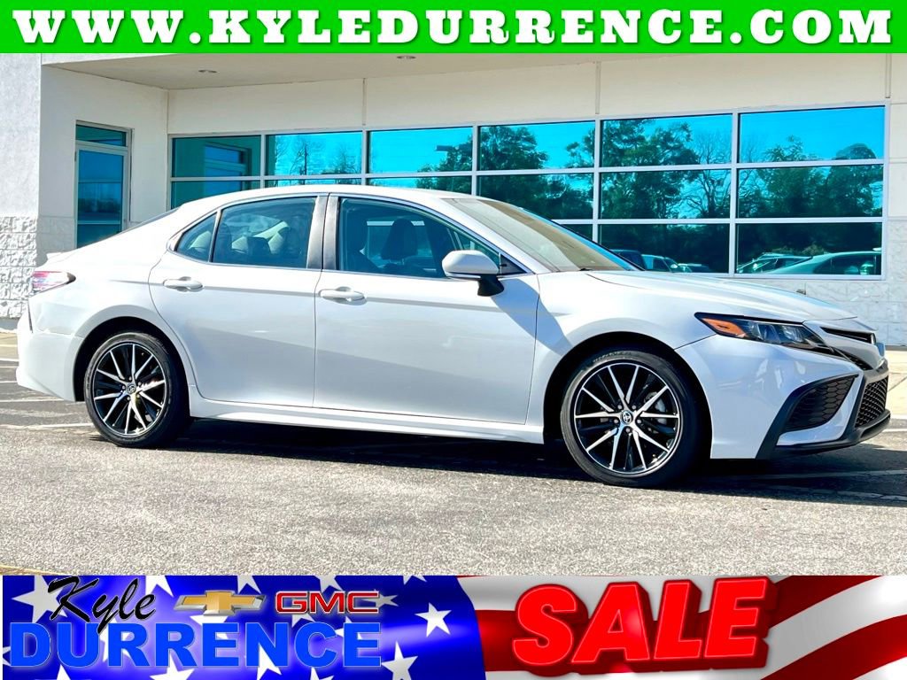 Used 2023 Toyota Camry SE image 1