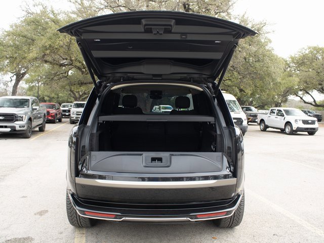 Used 2023 Land Rover Range Rover SE image 24