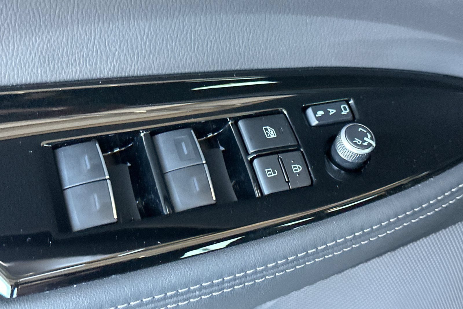 Certified 2023 Toyota Mirai w/ Advanced Technology Package RWD image 14