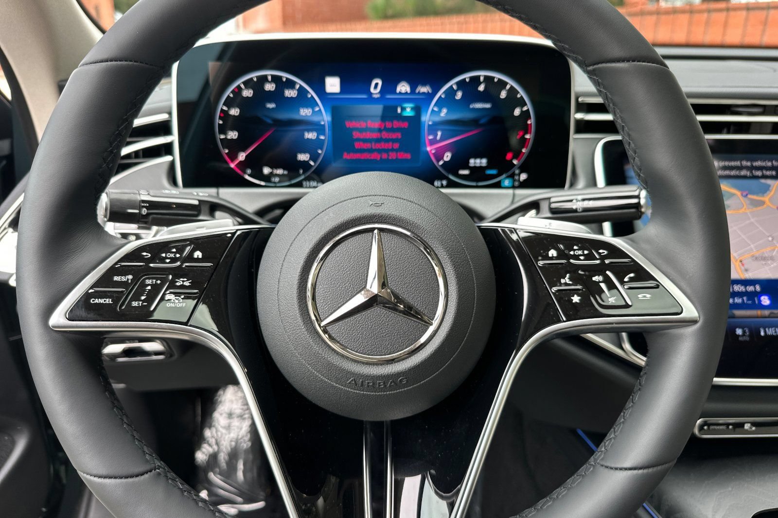 Used 2025 Mercedes-Benz E 350 4MATIC Sedan image 31