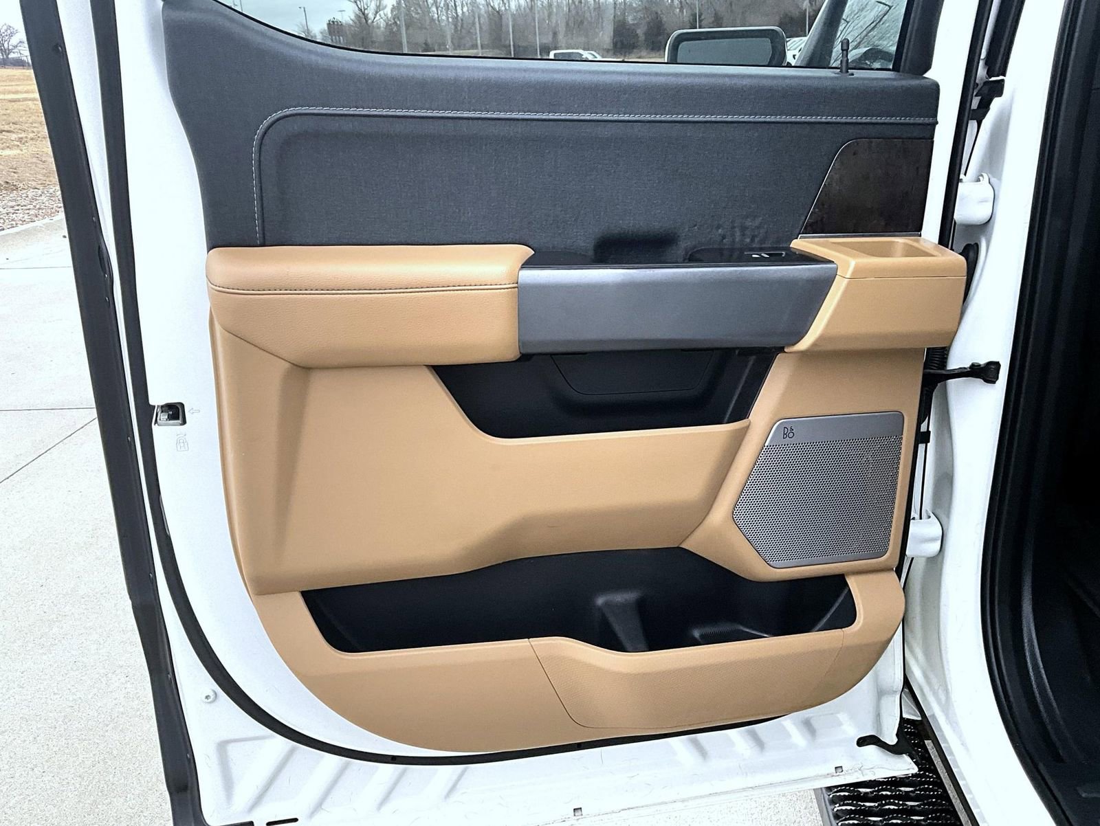 Used 2023 Ford F150 Lariat w/ Trailer Tow Package image 22