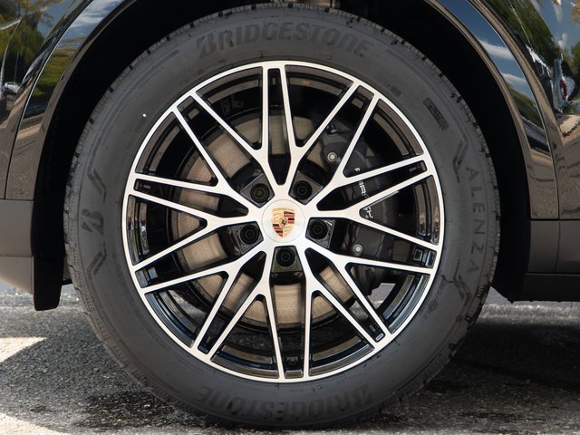New 2026 Porsche Cayenne image 12