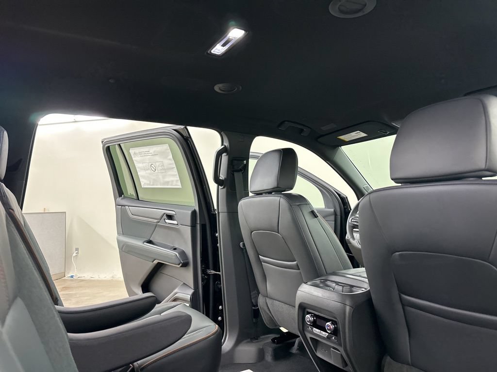 New 2026 GMC Acadia AT4 w/ Luxury Package AWD/4WD image 20