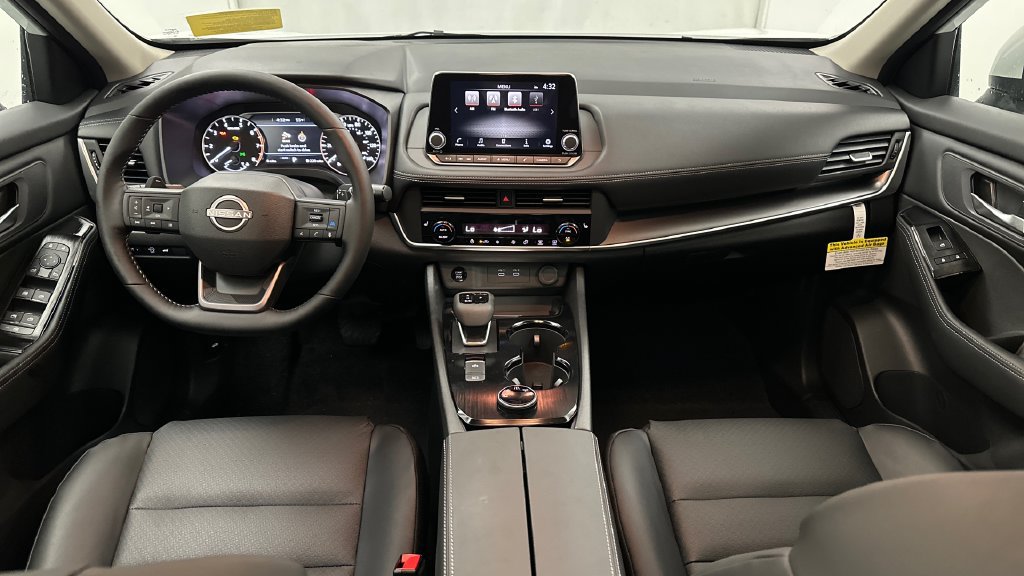 Certified 2025 Nissan Rogue SV w/ SV Premium Package AWD/4WD image 20