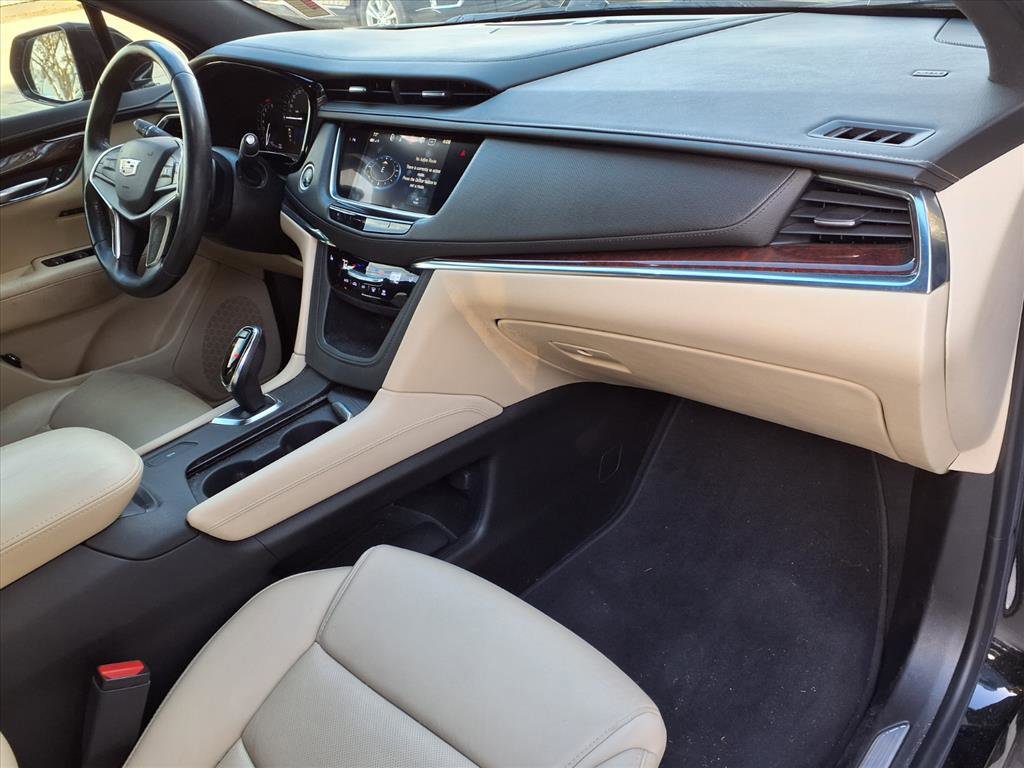 Used 2018 Cadillac XT5 Luxury image 8