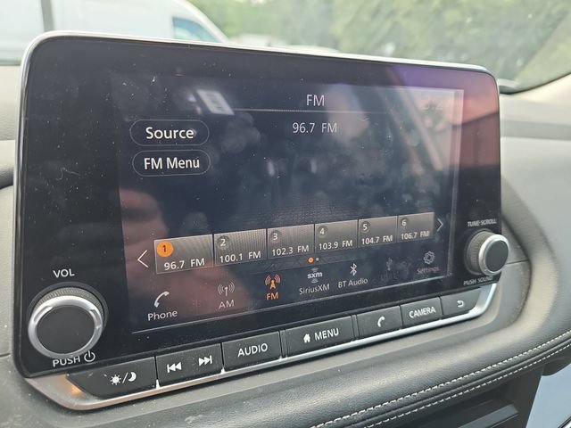 Used 2024 Nissan Rogue SV FWD image 19