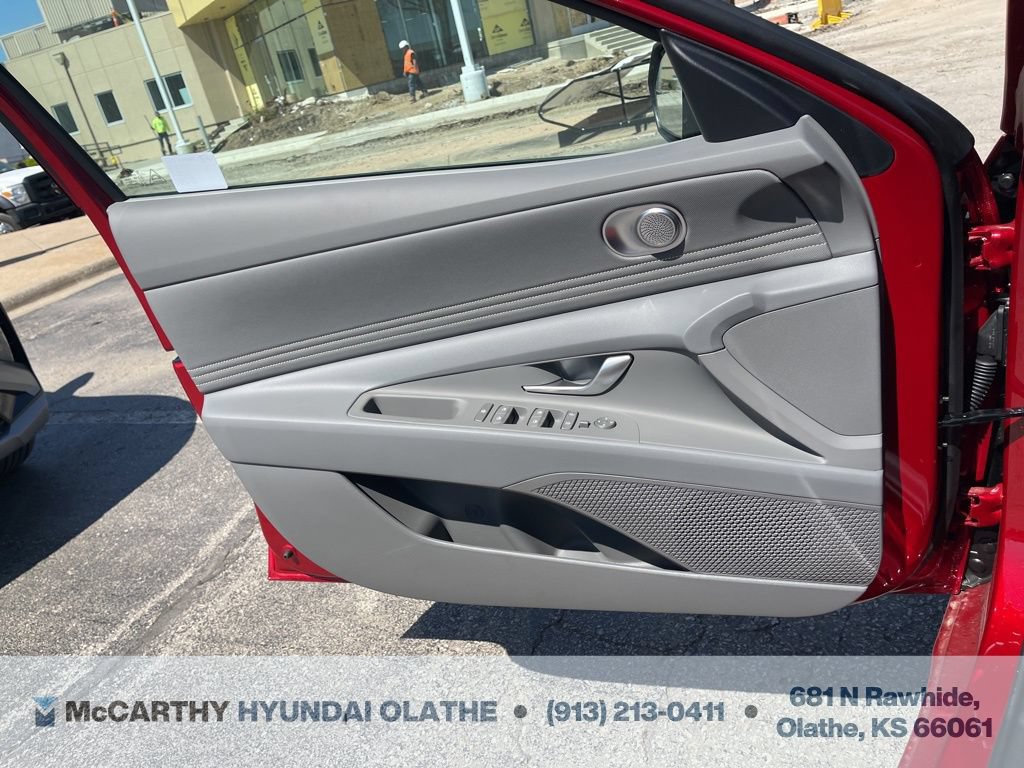 Used 2025 Hyundai Elantra Sport FWD image 30