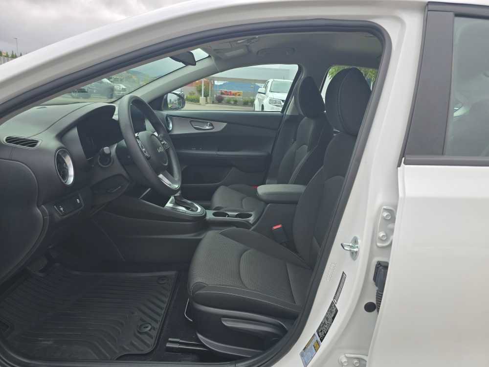 Used 2023 Kia Forte LXS FWD image 9