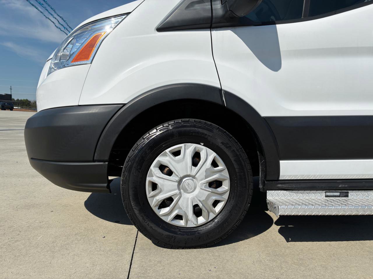 Used 2019 Ford Transit 150 XLT image 6