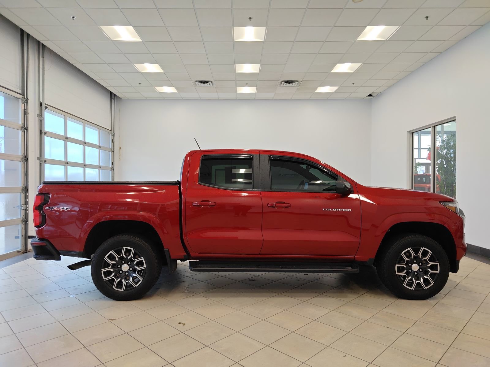Used 2023 Chevrolet Colorado LT w/ LT Convenience Package III image 5