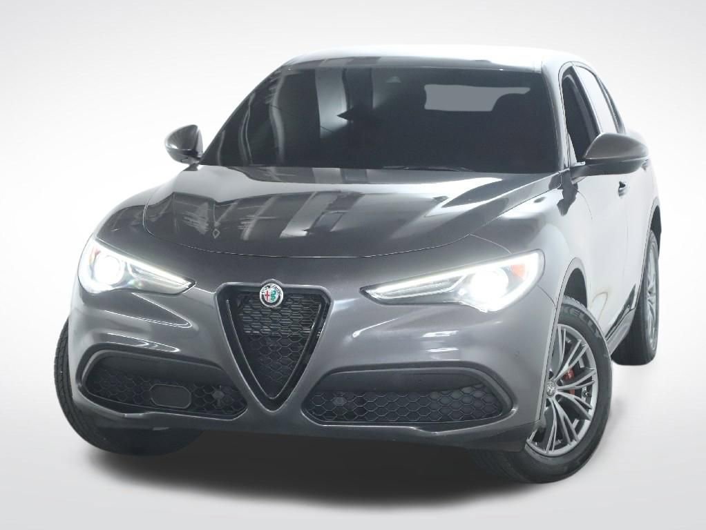 Used 2023 Alfa Romeo Stelvio Sprint AWD/4WD image 2