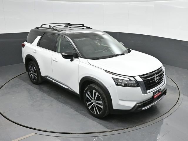Used 2025 Nissan Pathfinder Platinum image 38
