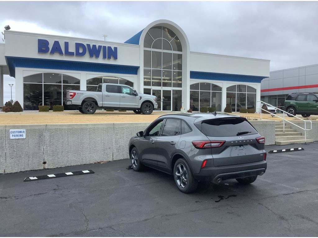 New 2025 Ford Escape ST-Line w/ Equipment Group 301A image 5