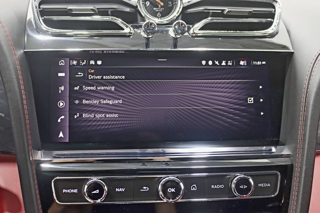 Used 2023 Bentley Bentayga AWD/4WD image 22