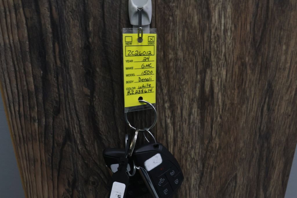 Used 2024 GMC Sierra 1500 Denali w/ Technology Package image 40