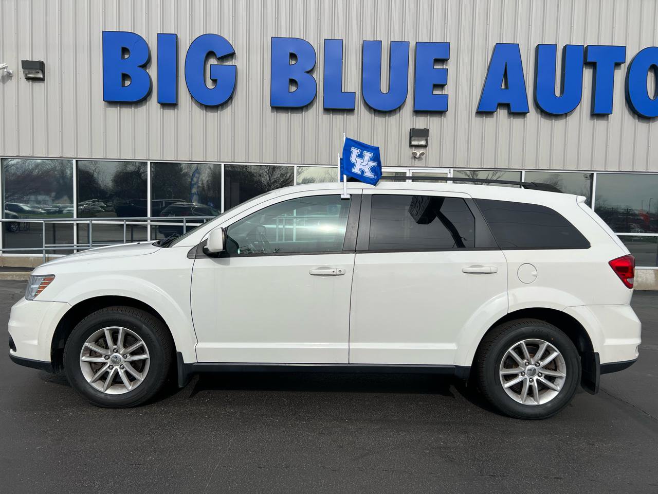Used 2017 Dodge Journey SXT w/ Premium Group FWD image 2