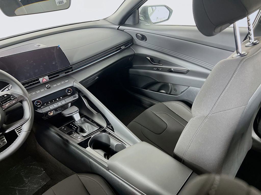 New 2025 Hyundai Elantra SEL image 20