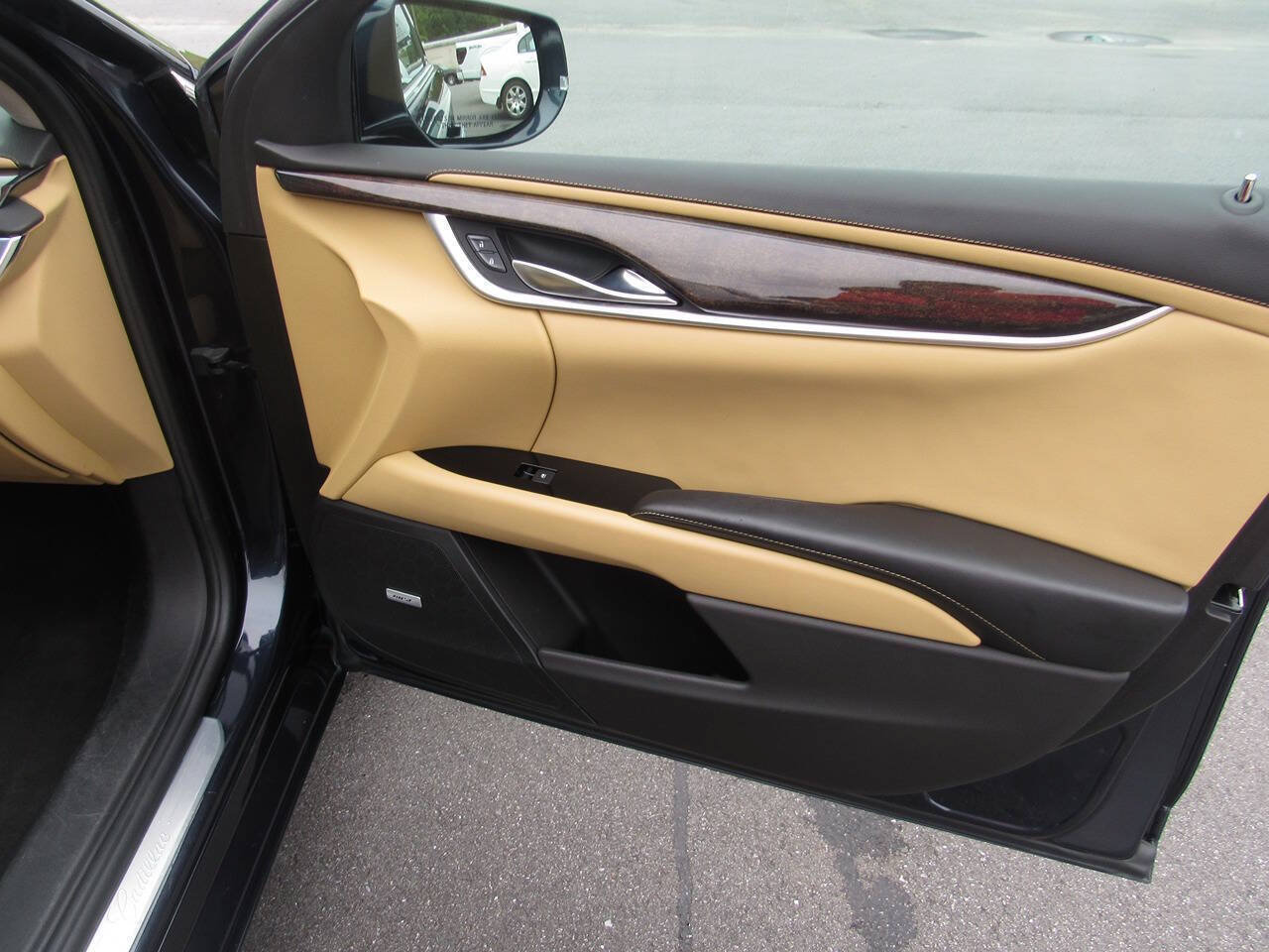 Used 2013 Cadillac XTS Luxury w/ Driver Awareness Package FWD image 25