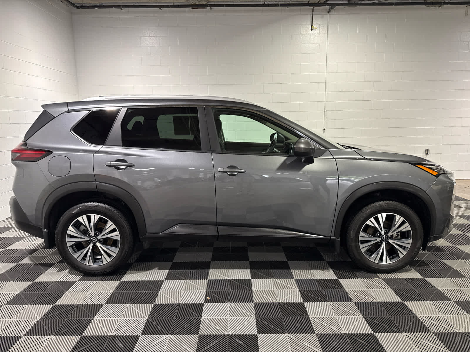 Certified 2023 Nissan Rogue SV w/ SV Premium B Package AWD/4WD image 9