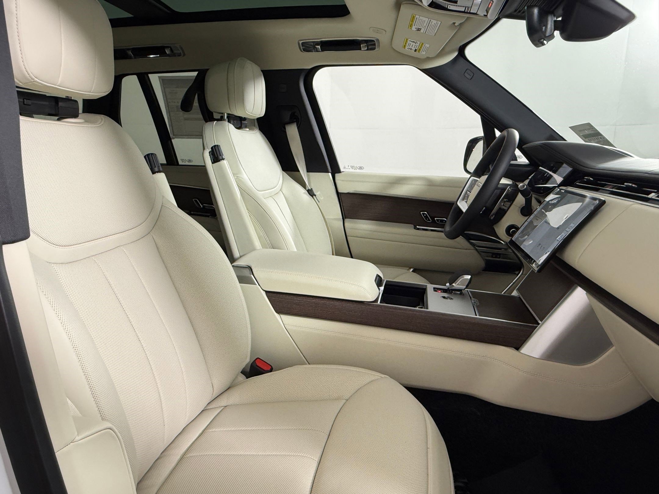 New 2026 Land Rover Range Rover SE AWD/4WD image 23