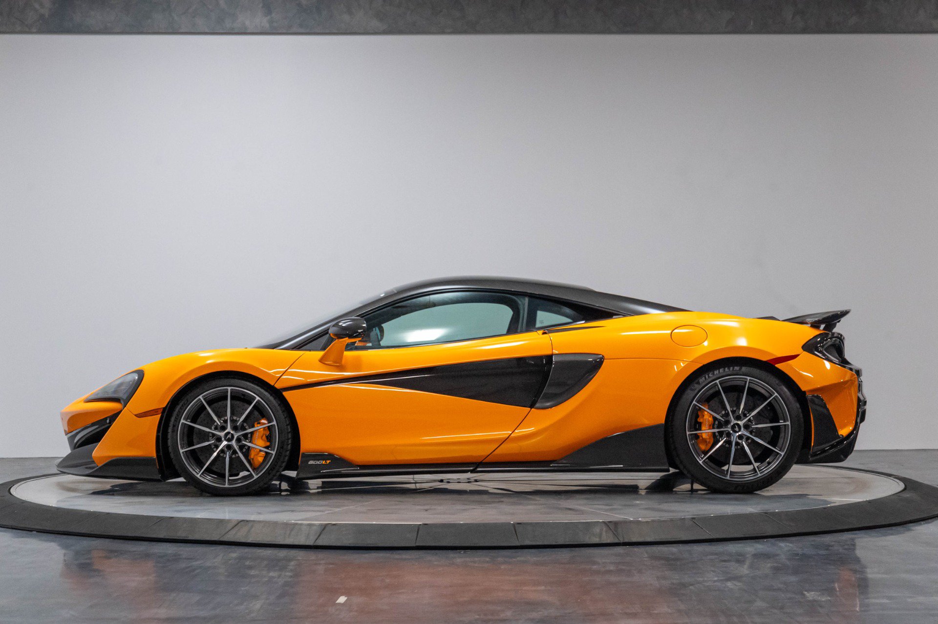 Used 2019 McLaren 600LT RWD image 28